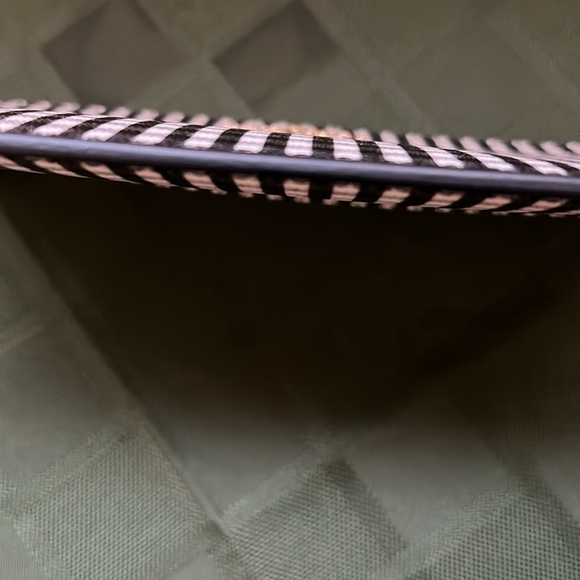 NWT Kate Spade Lucy Jazzy Gingham Printed Medium L-Zip Wristlet - Picture 9 of 9